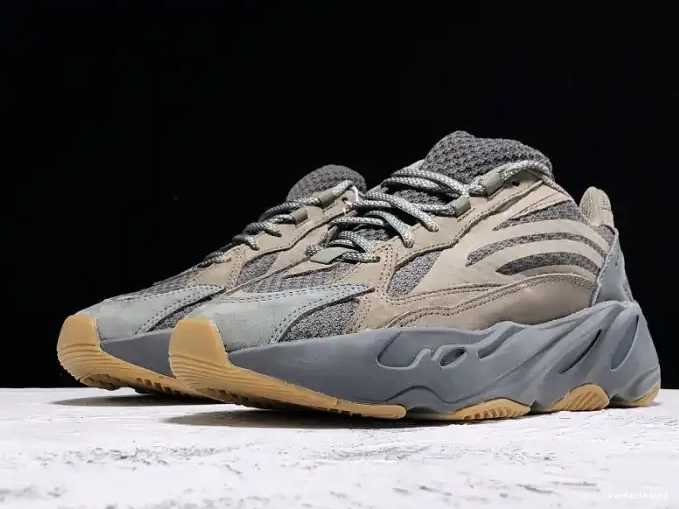 EG6860 700 Adidas v2 Yeezy Geode Boost 0501